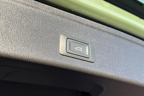 YB73VSN Audi A4 Avant Avant S line 40 TFSI  204 PS S tronic Thumbnail #40