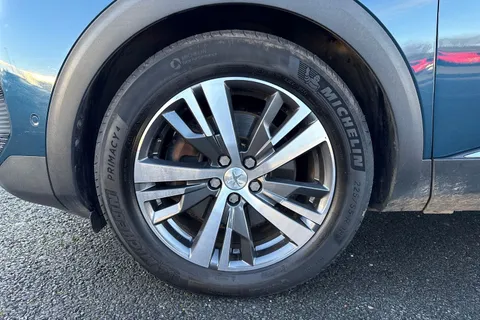 DG22OFJ PEUGEOT 3008 1.6 13.2kWh Allure Premium e-EAT Euro 6 (s/s) 5dr Thumbnail #14