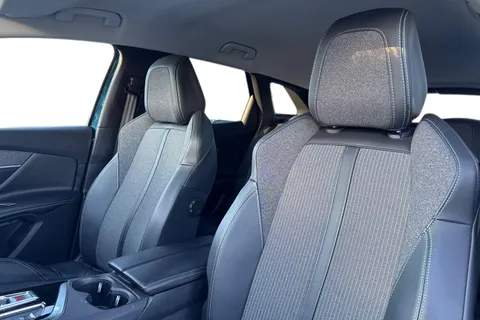 DG22OFJ PEUGEOT 3008 1.6 13.2kWh Allure Premium e-EAT Euro 6 (s/s) 5dr Thumbnail #17