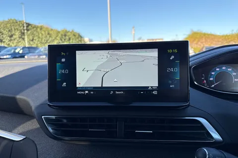 DG22OFJ PEUGEOT 3008 1.6 13.2kWh Allure Premium e-EAT Euro 6 (s/s) 5dr Thumbnail #18