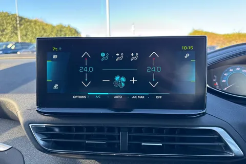 DG22OFJ PEUGEOT 3008 1.6 13.2kWh Allure Premium e-EAT Euro 6 (s/s) 5dr Thumbnail #23