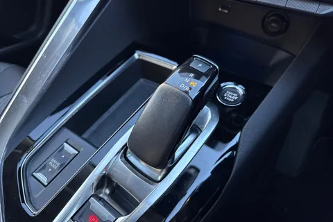 DG22OFJ PEUGEOT 3008 1.6 13.2kWh Allure Premium e-EAT Euro 6 (s/s) 5dr Thumbnail #24