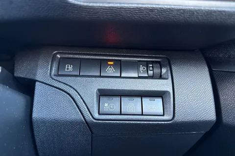 DG22OFJ PEUGEOT 3008 1.6 13.2kWh Allure Premium e-EAT Euro 6 (s/s) 5dr Thumbnail #44