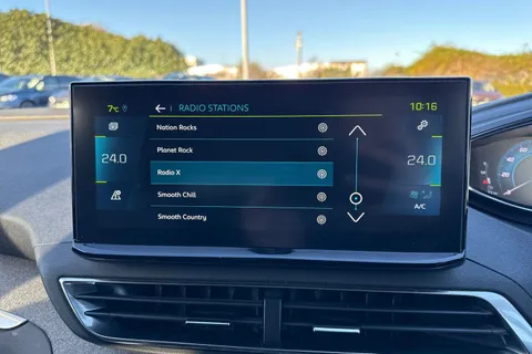 DG22OFJ PEUGEOT 3008 1.6 13.2kWh Allure Premium e-EAT Euro 6 (s/s) 5dr Thumbnail #48