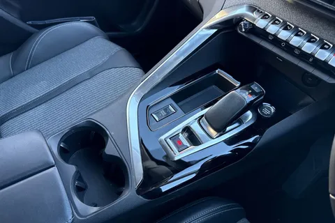 DG22OFJ PEUGEOT 3008 1.6 13.2kWh Allure Premium e-EAT Euro 6 (s/s) 5dr Thumbnail #60