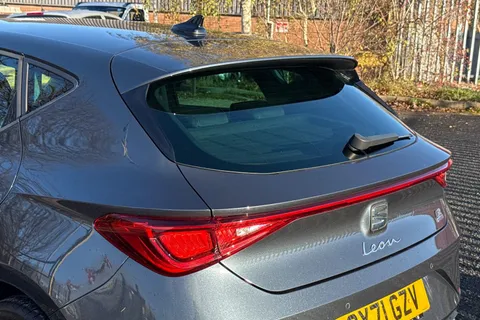 8 of 40 for SEAT Leon 1.4 eHybrid 12.8kWh FR DSG Euro 6 (s/s) 5dr