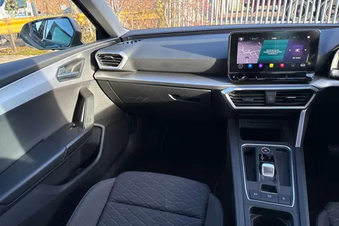 20 of 40 for SEAT Leon 1.4 eHybrid 12.8kWh FR DSG Euro 6 (s/s) 5dr