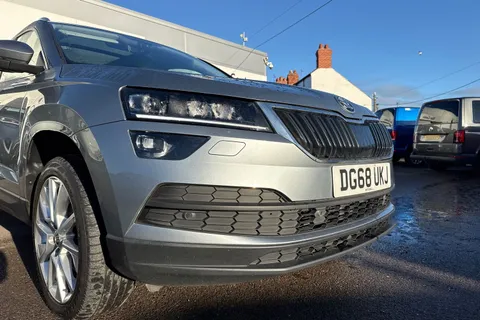 DG68UKJ Škoda Karoq 1.6 TDI SE L DSG Euro 6 (s/s) 5dr Thumbnail #9