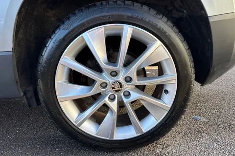 DG68UKJ Škoda Karoq 1.6 TDI SE L DSG Euro 6 (s/s) 5dr Thumbnail #11