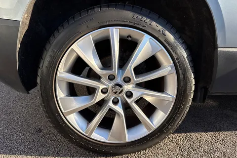 DG68UKJ Škoda Karoq 1.6 TDI SE L DSG Euro 6 (s/s) 5dr Thumbnail #13