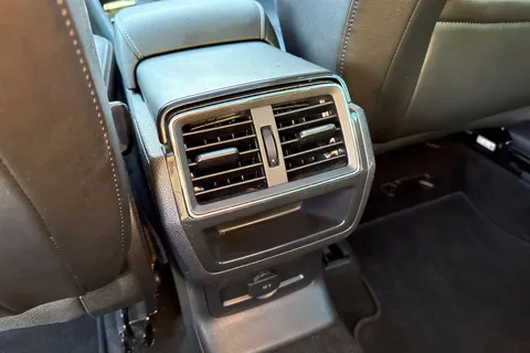 DG68UKJ Škoda Karoq 1.6 TDI SE L DSG Euro 6 (s/s) 5dr Thumbnail #36