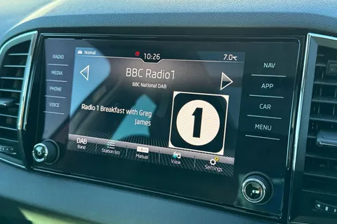 DG68UKJ Škoda Karoq 1.6 TDI SE L DSG Euro 6 (s/s) 5dr Thumbnail #49