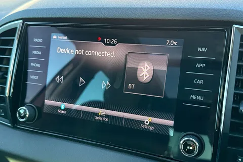 DG68UKJ Škoda Karoq 1.6 TDI SE L DSG Euro 6 (s/s) 5dr Thumbnail #50