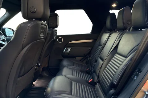 4 of 49 for Land Rover Discovery 3.0 D300 Dynamic SE 5dr