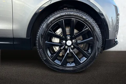 9 of 49 for Land Rover Discovery 3.0 D300 Dynamic SE 5dr