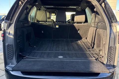 11 of 49 for Land Rover Discovery 3.0 D300 Dynamic SE 5dr