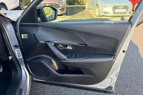 PK71BKY PEUGEOT e-2008 50kWh GT Premium Auto 5dr Thumbnail #22