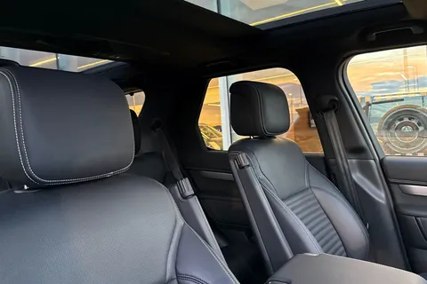 22 of 49 for Land Rover Discovery 3.0 D300 Dynamic SE 5dr