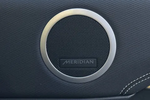 25 of 49 for Land Rover Discovery 3.0 D300 Dynamic SE 5dr