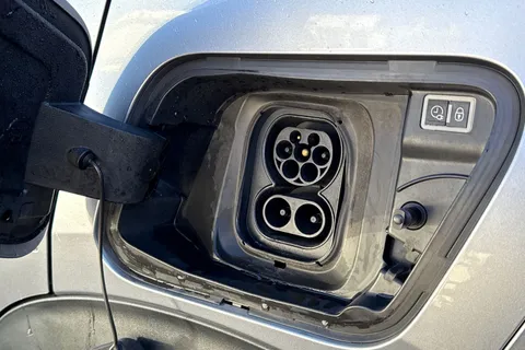 PK71BKY PEUGEOT e-2008 50kWh GT Premium Auto 5dr Thumbnail #30