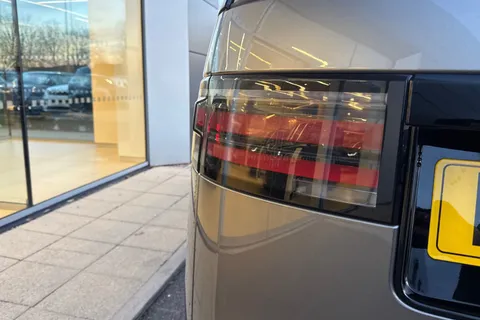 27 of 49 for Land Rover Discovery 3.0 D300 Dynamic SE 5dr