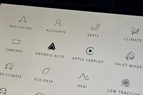 35 of 49 for Land Rover Discovery 3.0 D300 Dynamic SE 5dr