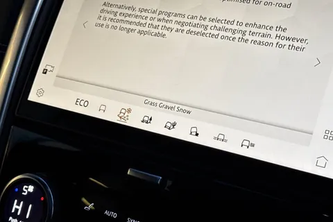 38 of 49 for Land Rover Discovery 3.0 D300 Dynamic SE 5dr