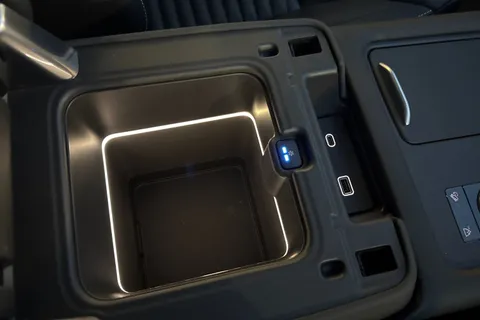 48 of 49 for Land Rover Discovery 3.0 D300 Dynamic SE 5dr