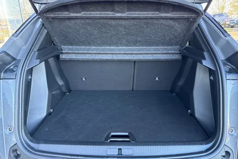 OV24NMK PEUGEOT e-2008 50kWh GT Auto 5dr (7kW Charger) Thumbnail #7