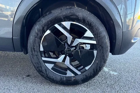 OV24NMK PEUGEOT e-2008 50kWh GT Auto 5dr (7kW Charger) Thumbnail #12