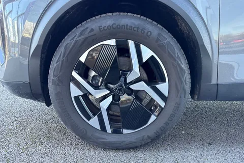 OV24NMK PEUGEOT e-2008 50kWh GT Auto 5dr (7kW Charger) Thumbnail #13