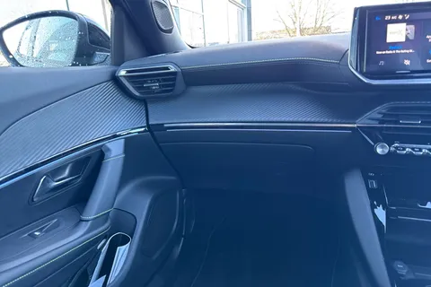 OV24NMK PEUGEOT e-2008 50kWh GT Auto 5dr (7kW Charger) Thumbnail #20