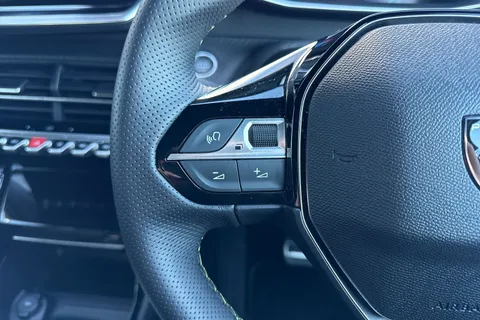 OV24NMK PEUGEOT e-2008 50kWh GT Auto 5dr (7kW Charger) Thumbnail #39