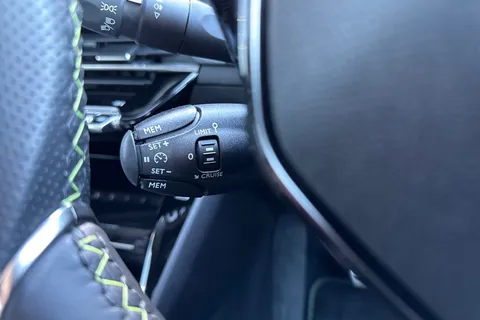 OV24NMK PEUGEOT e-2008 50kWh GT Auto 5dr (7kW Charger) Thumbnail #41