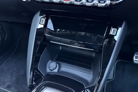 OV24NMK PEUGEOT e-2008 50kWh GT Auto 5dr (7kW Charger) Thumbnail #55