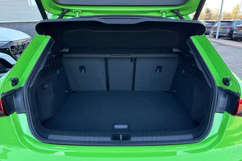 DV75UNR Audi RS 3 2.5 TFSI Carbon Black Sportback S Tronic quattro Euro 6 (s/s) 5dr Thumbnail #7