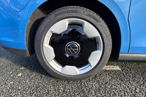 CX75JZH Volkswagen ID. Buzz Pro 79kWh Life MPV 5dr Electric Auto (SWB, 5Seat) (286 ps) Thumbnail #11