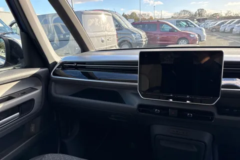 CX75JZH Volkswagen ID. Buzz Pro 79kWh Life MPV 5dr Electric Auto (SWB, 5Seat) (286 ps) Thumbnail #19