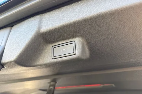 CX75JZH Volkswagen ID. Buzz Pro 79kWh Life MPV 5dr Electric Auto (SWB, 5Seat) (286 ps) Thumbnail #28