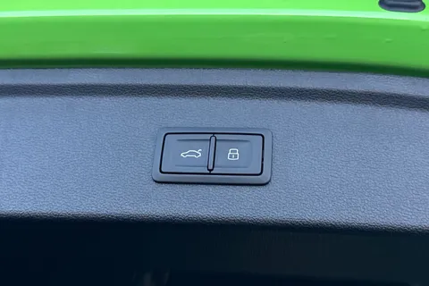 DV75UNR Audi RS 3 2.5 TFSI Carbon Black Sportback S Tronic quattro Euro 6 (s/s) 5dr Thumbnail #44