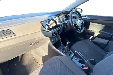 15 of 43 for Volkswagen Polo 1.0 EVO SE 5dr | Parking Sensors | App Connect