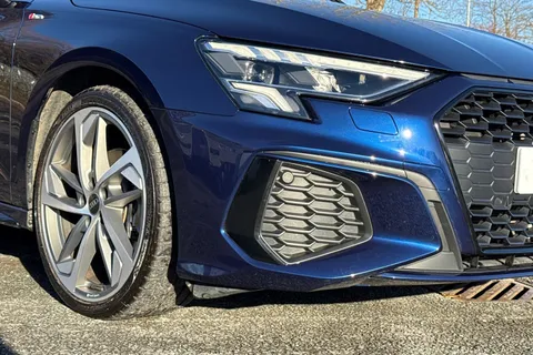 KR73NWE Audi A3 Black Edition 35 TFSI  150 PS S tronic Thumbnail #10