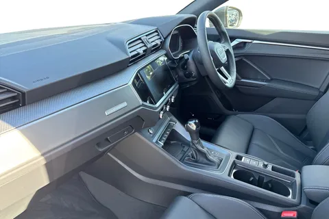 DG75WOM Audi Q3 S line 35 TFSI 150 PS S tronic Thumbnail #15