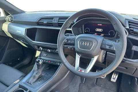 DG75WOM Audi Q3 S line 35 TFSI 150 PS S tronic Thumbnail #18