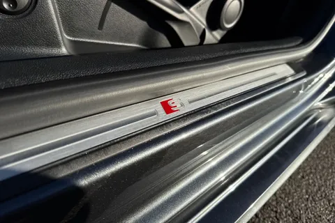 40 of 66 for Audi A5 Coup- S line 35 TFSI 150 PS S tronic