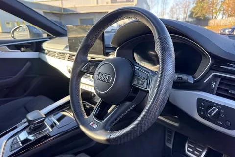 43 of 66 for Audi A5 Coup- S line 35 TFSI 150 PS S tronic