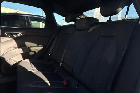 14 of 64 for Audi Q4 e-tron Q4 Sportback Black Edition 45 e-tron 210,00 kW