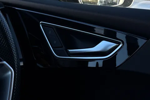 18 of 64 for Audi Q4 e-tron Q4 Sportback Black Edition 45 e-tron 210,00 kW