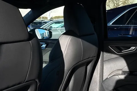 30 of 64 for Audi Q4 e-tron Q4 Sportback Black Edition 45 e-tron 210,00 kW