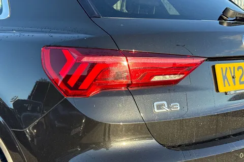 KV20LUR Audi Q3 S line 35 TDI 150 PS S tronic Thumbnail #8